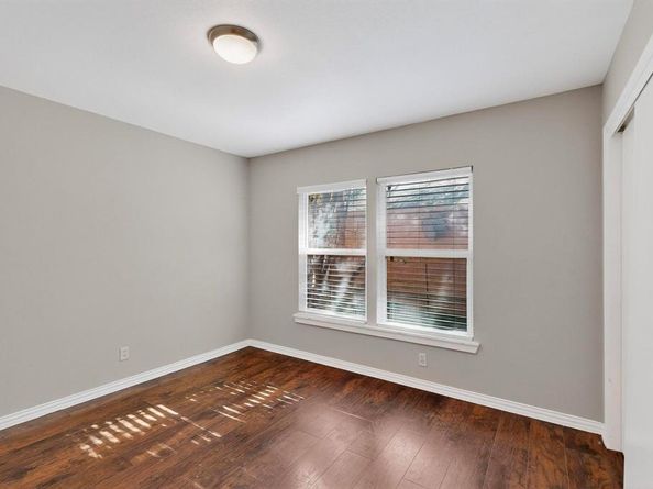 2123  San Pablo Drive , Dallas Texas 75227