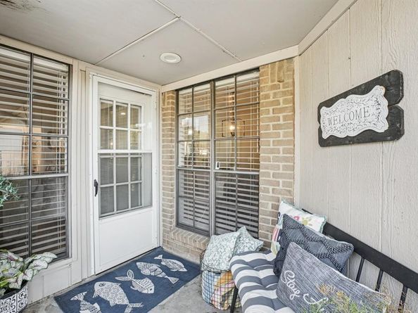 951  Crestwood Circle , Flower Mound Texas 75028