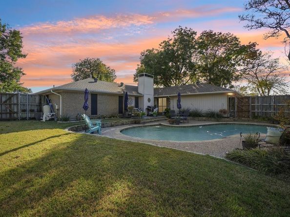 951  Crestwood Circle , Flower Mound Texas 75028