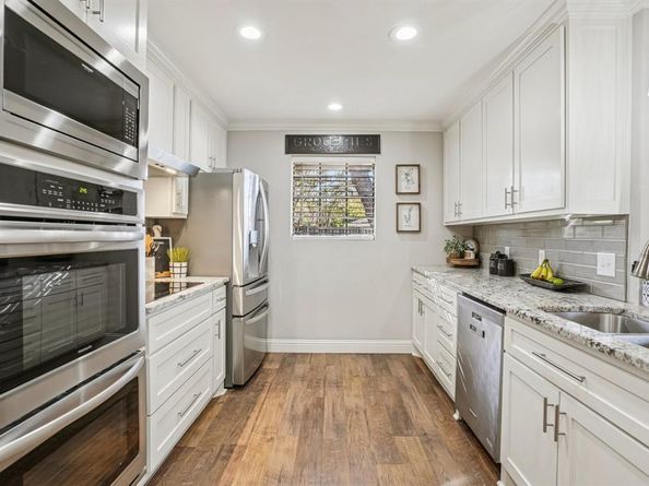 951  Crestwood Circle , Flower Mound Texas 75028