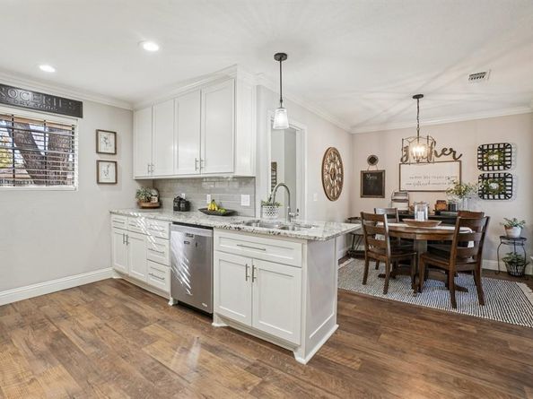 951  Crestwood Circle , Flower Mound Texas 75028