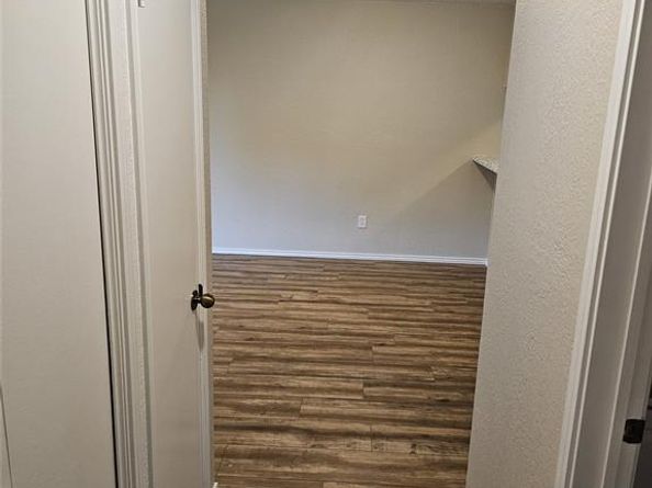 1719  Crest Grove Drive , Arlington Texas 76012