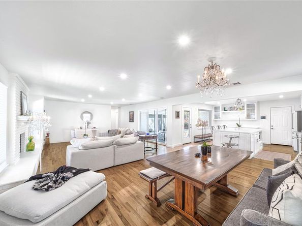 5837  Clendenin Avenue , Dallas Texas 75228