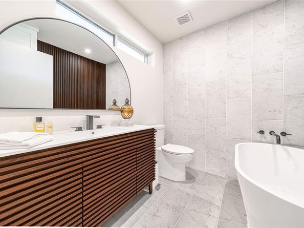 5837  Clendenin Avenue , Dallas Texas 75228