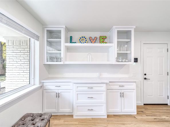 5837  Clendenin Avenue , Dallas Texas 75228