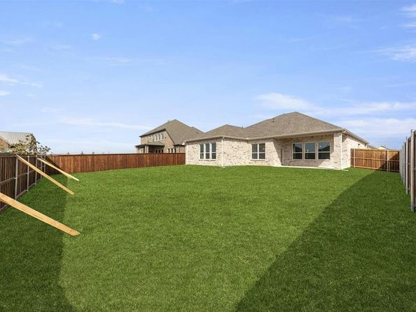 808  Stone Eagle Drive , Azle Texas 76020