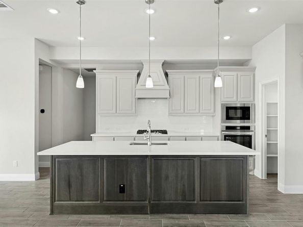 808  Stone Eagle Drive , Azle Texas 76020