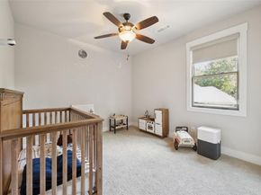 107 W PEACH Street , Grapevine Texas 76051