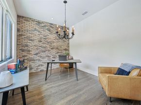 107 W PEACH Street , Grapevine Texas 76051