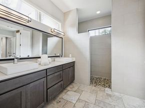 107 W PEACH Street , Grapevine Texas 76051