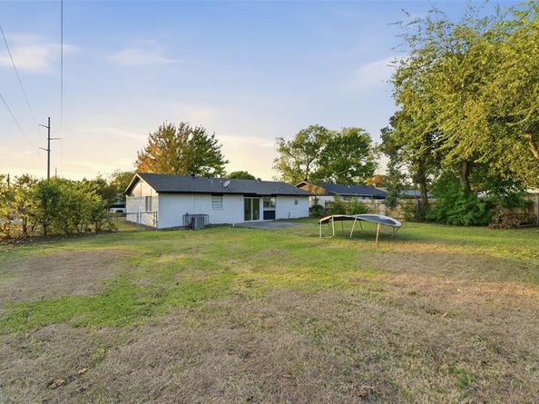 910  Royal Crest Drive , Mesquite Texas 75149