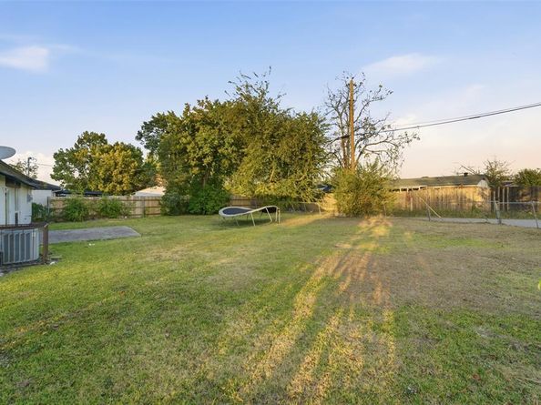 910  Royal Crest Drive , Mesquite Texas 75149