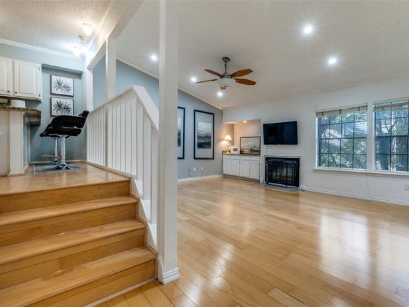 6107  Summer Creek Circle , Dallas Texas 75231