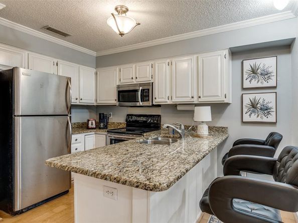 6107  Summer Creek Circle , Dallas Texas 75231