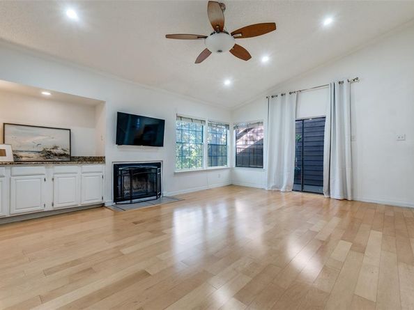 6107  Summer Creek Circle , Dallas Texas 75231