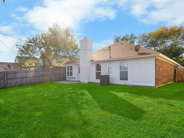 5711  Congressional Drive , Arlington Texas 76018