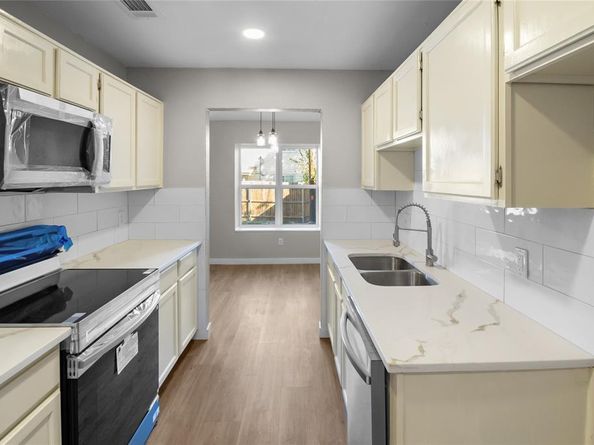 5711  Congressional Drive , Arlington Texas 76018