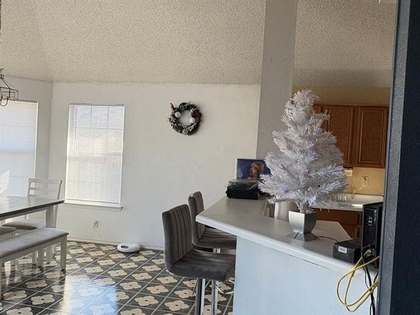 927  Rio Vista Lane , Arlington Texas 76017