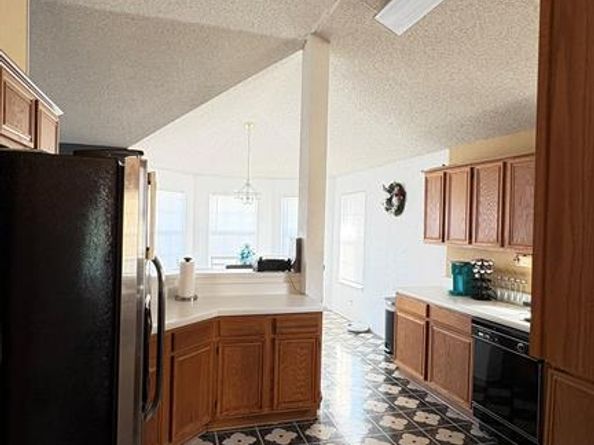 927  Rio Vista Lane , Arlington Texas 76017