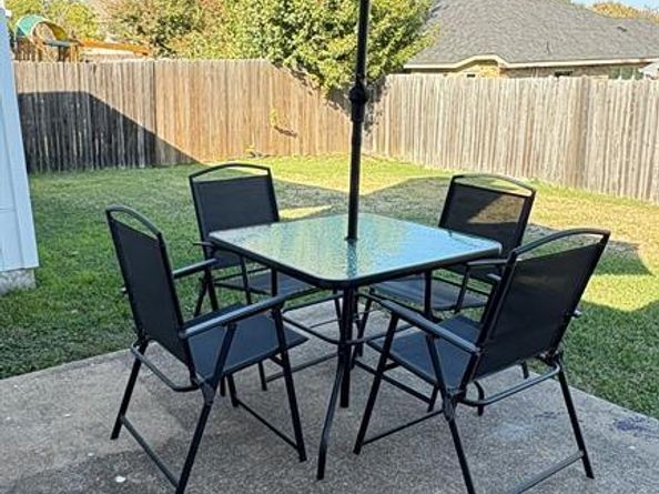 927  Rio Vista Lane , Arlington Texas 76017