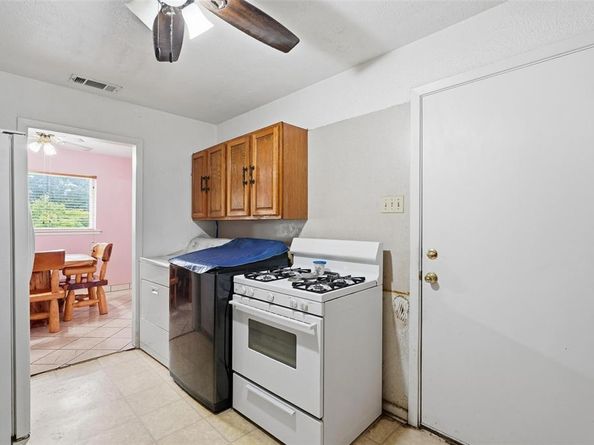 2223  Longwood Lane , Dallas Texas 75228