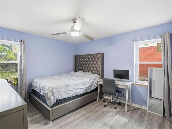 2223  Longwood Lane , Dallas Texas 75228