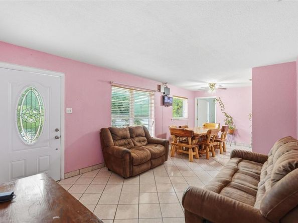 2223  Longwood Lane , Dallas Texas 75228