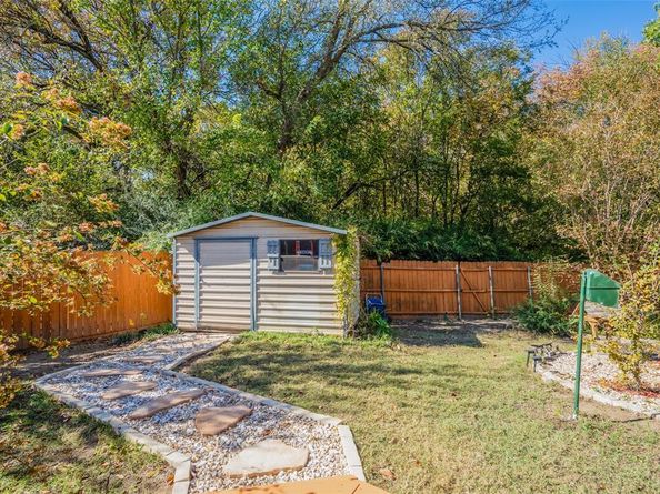 905  Mill Spring Drive , Garland Texas 75040