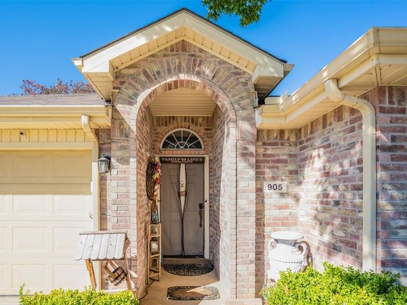 905  Mill Spring Drive , Garland Texas 75040