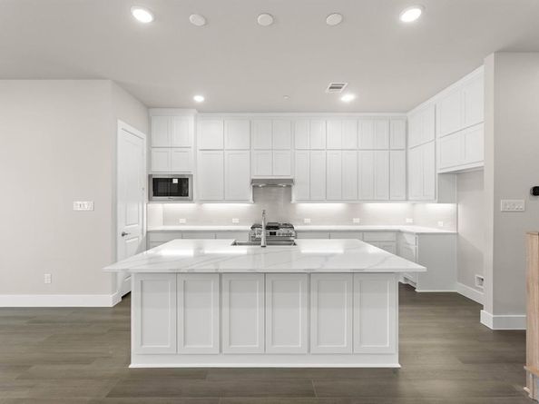 1846  Wittington Place , Farmers Branch Texas 75234