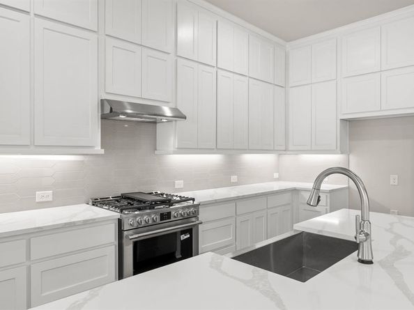 1846  Wittington Place , Farmers Branch Texas 75234