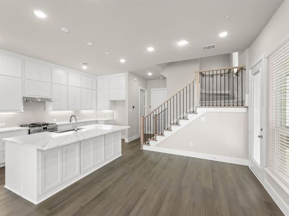 1846  Wittington Place , Farmers Branch Texas 75234