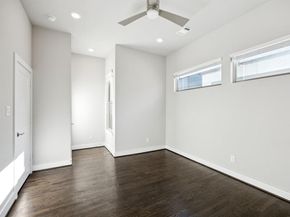 4226  Roseland Avenue  203, Dallas Texas 75204