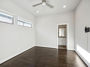 4226  Roseland Avenue  203, Dallas Texas 75204