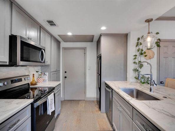 5619  Preston Oaks Road  802, Dallas Texas 75254