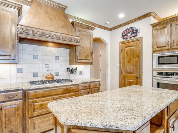 1325  Whisper Willows Drive , Fort Worth Texas 76052