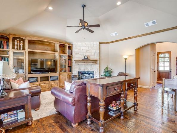 1325  Whisper Willows Drive , Fort Worth Texas 76052