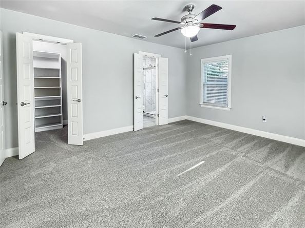 5709 N Schilder Drive , River Oaks Texas 76114