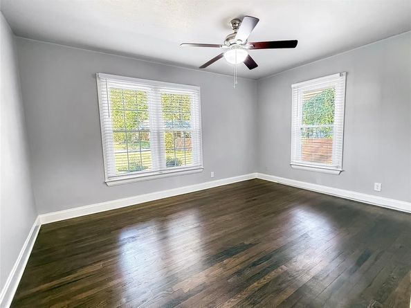 5709 N Schilder Drive , River Oaks Texas 76114