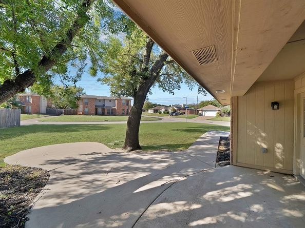 5300  Stagetrail Drive , Arlington Texas 76017