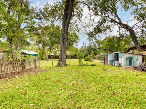 320  Huffhines Street , Richardson Texas 75081