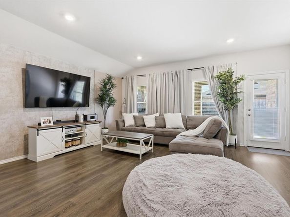 3934  Dickinson Avenue , Celina Texas 76227