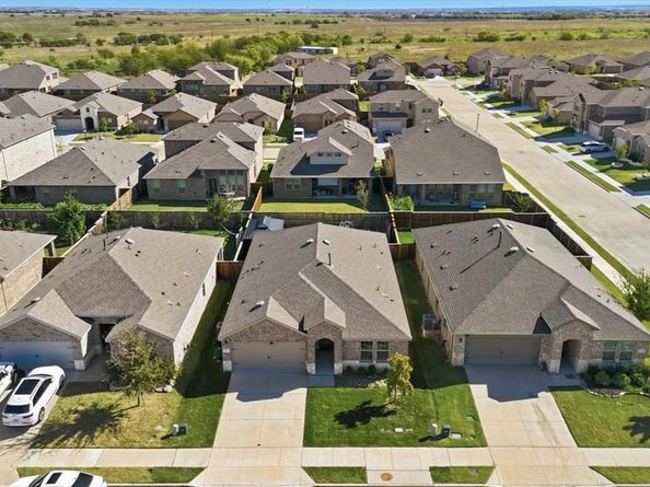 3934  Dickinson Avenue , Celina Texas 76227