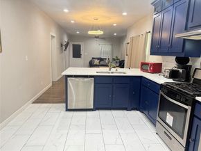 1022  Wayne Street , Dallas Texas 75223