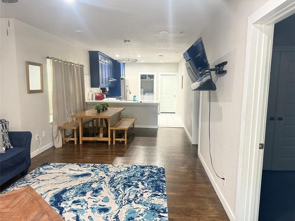 1022  Wayne Street , Dallas Texas 75223