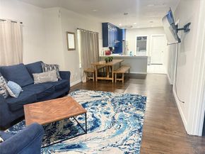 1022  Wayne Street , Dallas Texas 75223