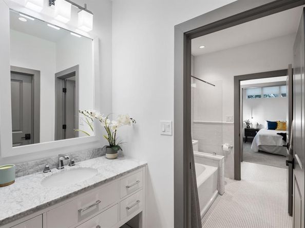 2014  Lakeland Drive , Dallas Texas 75218