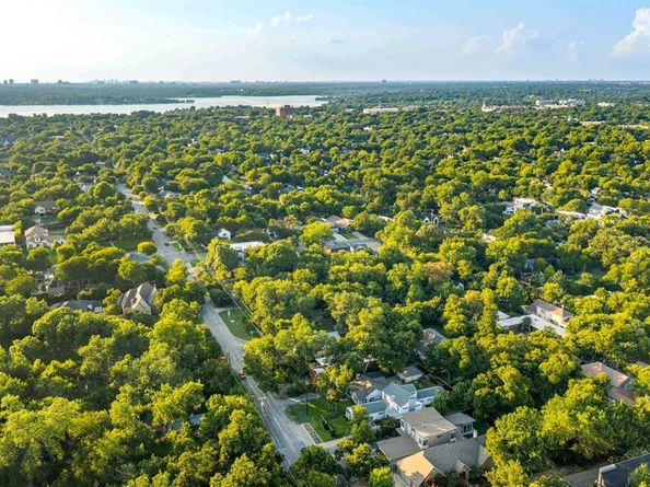 2014  Lakeland Drive , Dallas Texas 75218