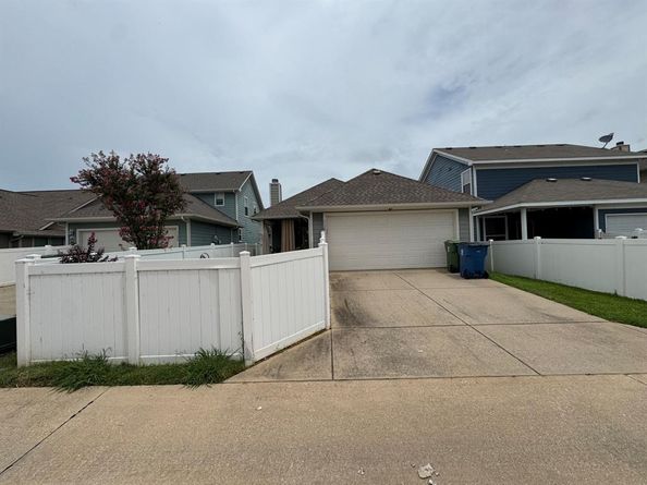 1128  Oakcrest Drive , Providence Village Texas 76227