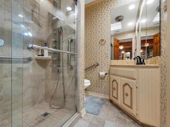 10211  Shadow Way , Dallas Texas 75243